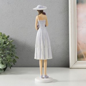 Сувенир полистоун "Девушка с корзиной лаванды, в шляпке" 7х6,5х26 см