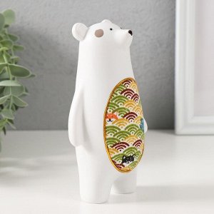 Фигурка полистоун «Белый мишка с текстилем на животе», 8x5.5x14.3 см