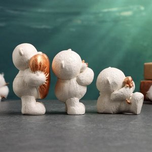 Набор фигурок гипс «Мишки с подарками», 3 шт., 10 см