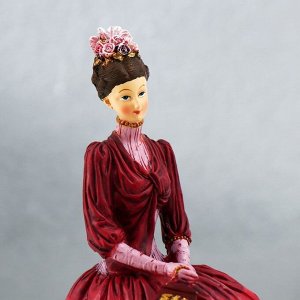 Сувенир полистоун "Мадмуазель в бордовом платье, с сумочкой, сидит на стуле" 13,5х12,5х21 см 98380