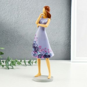 Сувенир полистоун "Девушка в сиреневом платье с цветами" 7,5х7х23,5 см