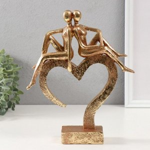 Фигурка полистоун «Влюблённые на сердце», золото, 26x22x6 см