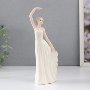 Сувенир керамика "Утонченная балерина в белом платье" 11х5х18,5 см