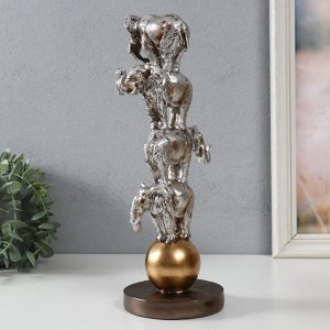 Фигурка полистоун «Четыре слона на шаре: пирамида», серебро, 13.1x11.1x31 см
