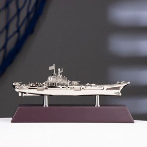 Корабль сувенирный на подставке Авианосец 21см
