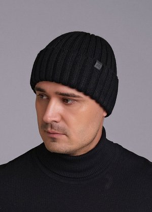 Шапка Артикул поставщика: 433812ап
Состав: 90% акрил, 10% полиамид(ПА)
Сезон: Осень, Зима
Год: 2024
Страна: Россия

Мужская шапка из скрученой пряжи с отворотом, декорирована стильной нашивкой- лого