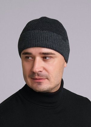 Шапка Артикул поставщика: 433851аш флис
Состав: 70% акрил, 30% шерсть
Сезон: Осень, Зима
Год: 2024
Страна: Россия

Мужская шапка с отворотом жаккардового переплетения, декорирована нашивкой логотип.