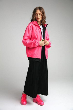 Куртка текстильная с полиуретановым покрытием для женщин