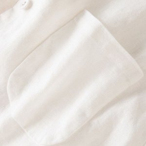 Женский жакет с накладными карманами, белый