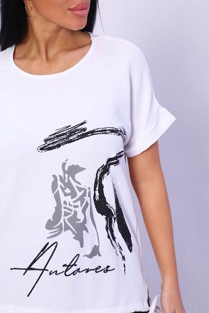 Костюм Варианты расцветки: мятный, голубой, черный, изумрудный
Ткань: сингапур, Состав: 100 % полиэстер
Женская двойка прямого силуэта. Верх комплекта в белом цвете с цветным принтом, короткий цельнок