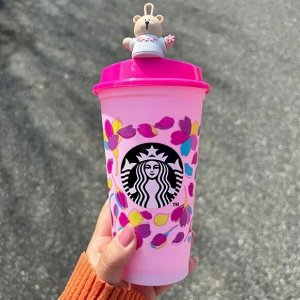 Starbucks Sakura Cup 473ml - Пластиковый стакан Старбакс сакура с игрушкой. Меняет цвет