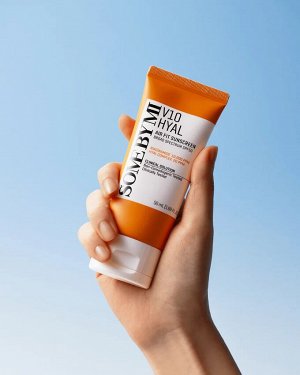 Антиоксидантный солнцезащитный крем с витаминами V10 Hyal AIR FIT Sunscreen Broad Spectrum SPF50