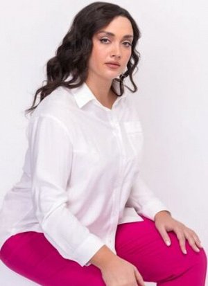 Блузка Шикарная белая блузка из шелковистой вискозы. Свободный силуэт, накладной карман, декорирована эффектной тесьмой. Прекрасно сочетается, как с жакетом и более деловым стилем, так и с джинсами. Д