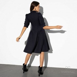 Платье Состав
«вискоза» (75% вискоза; 25% полиэстер)
Комментарий стилиста
Офисный стиль - еще один тренд, который мы подсмотрели на Неделе моды в Нью-йорке. Платье из плотной ткани, которая моделирует