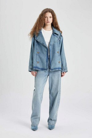 Модная джинсовая куртка