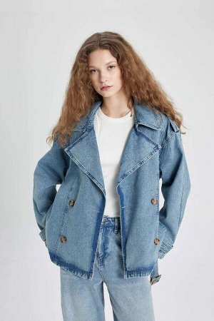 Модная джинсовая куртка