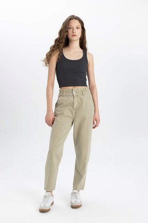 Джинсовые брюки длиной до щиколотки с высокой талией в бумажном пакете