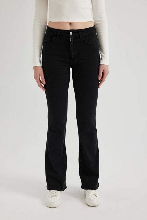 DEFACTO Длинные джинсовые брюки Mia Flare Fit с нормальной талией
