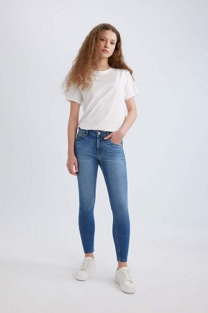 Длинные джинсовые брюки скинни с нормальной талией Rebeca
