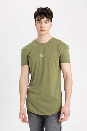 Длинная футболка с круглым вырезом и короткими рукавами с принтом и мускулистым кроем