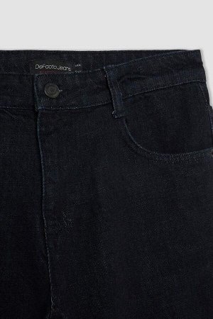 Свободные джинсовые брюки-морковки с нормальной талией и нормальными штанинами