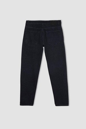 Свободные джинсовые брюки-морковки с нормальной талией и нормальными штанинами