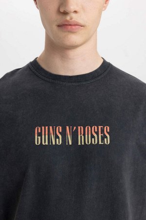 Футболка Guns N' Roses Regular Fit с круглым вырезом и короткими рукавами с принтом на спине
