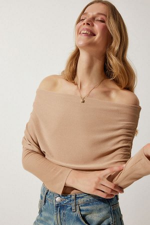 Женская блузка бисквитного цвета с открытыми плечами и сборками US00920