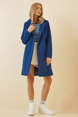 Женское пальто из букле из смесовой шерсти кобальтово-синего цвета DD00770
