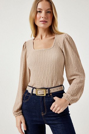 Женская кремовая трикотажная блузка с квадратным воротником и текстурой DD01111