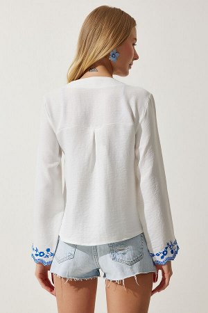 Женская белая льняная блузка с v-образным вырезом и вышивкой TP00029