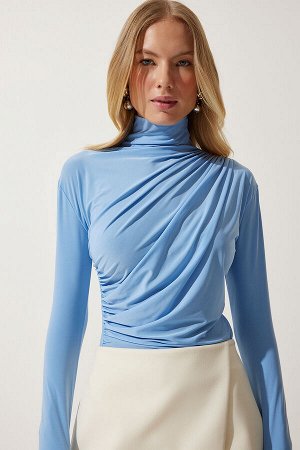 Женская небесно-голубая блузка песочного цвета с высоким воротником и оборками FF00135