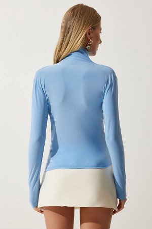 Женская небесно-голубая блузка песочного цвета с высоким воротником и оборками FF00135