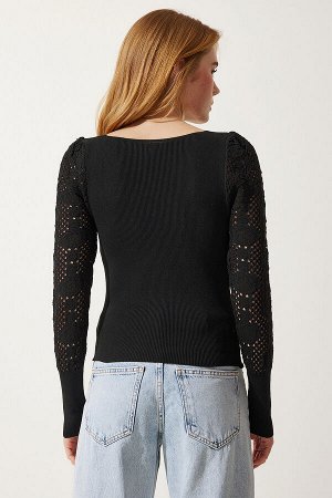 Женская черная ажурная трикотажная блузка с вырезом сердечком YU00009