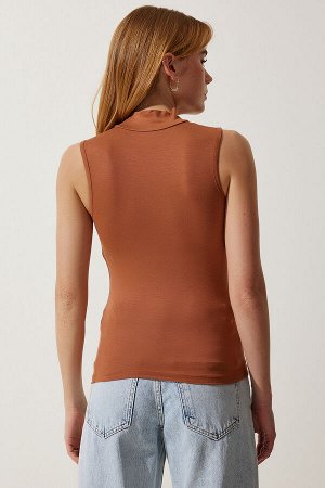 Женская вискозная трикотажная блузка без рукавов светло-коричневого цвета с высоким воротником RX00050