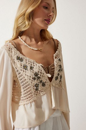 Женская кремовая ажурная льняная блузка с вышивкой ES00159