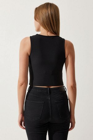 Женская черная укороченная трикотажная блузка в рубчик с вырезами KH00089