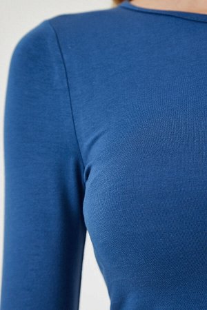 Женская базовая укороченная трикотажная блузка из 2 штук белого цвета индиго, синего цвета с круглым вырезом OW00035