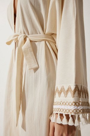 Женское длинное льняное кимоно кремового цвета с кисточками и гипюром OH00042