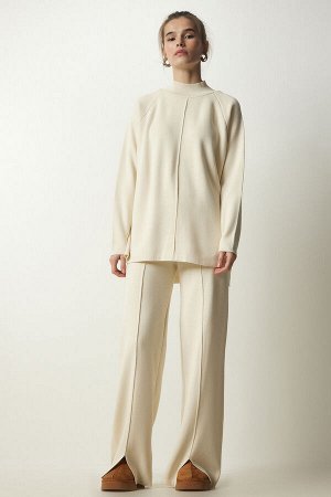 Женский комплект из стильных трикотажных брюк-свитера кремового цвета MU00012