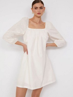 Платье с объемными рукавами  цвет: Молочный PL1253/decada