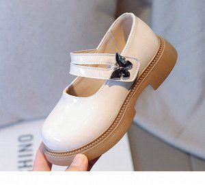 Туфли для девочки лаковые с застежкой липучкой, с декором, бежевые