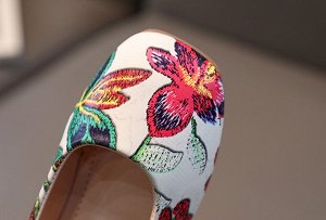 Туфли для девочки с застежкой, с цветочным принтом, белые с желто-зеленым рисунком