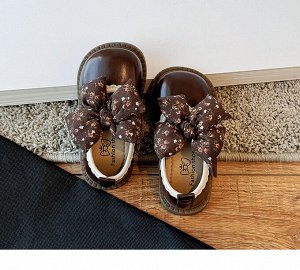 Туфли для девочки с застежкой на липучки и бантом, коричневые
