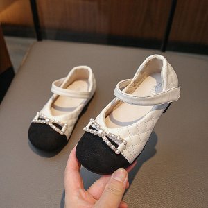 Туфли для девочки с застежкой липучкой, с декором, белые с черным носком