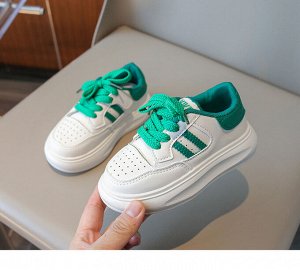 Кроссовки детские на шнурках, белые с зеленым декором