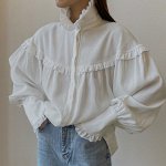 Женская белая блуза с оборками