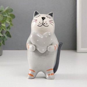 Сувенир керамика "Серый котик с сердцем в горох" 8,2х7,8х15 см