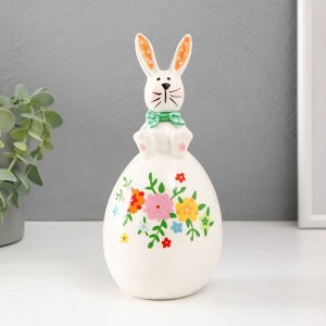 Фигурка керамика «Зайка на цветочном яйце уши в горошек», 8.8x8.8x19 см