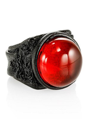 Эффектное кожаное кольцо «Нефертити» со вставкой из цельного янтаря красного цвета